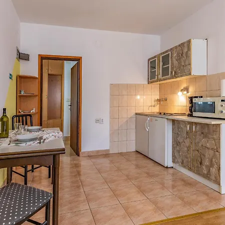 Апартаменты In With Kitchen *