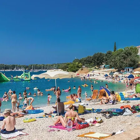 Apartment In With Wifi Pula